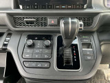 冬に便利なシートヒーターもついています。(運転席・助手席)また、電動パーキングブレーキ搭載です