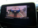 《バックカメラ搭載》 駐車時などにディスプレイで確認できます。
