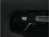 【DVD】DVD再生可能です。お好きな映画、ドラマ、アニメを車内でお楽しみください。