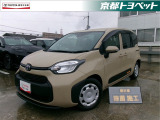 ベージュのシエンタ入荷しました。子育て中のご家族の味方がこのシエンタ!室内も広々していて、後部座席から運転席への移動もできます!ベビーカーや三輪車も楽々載せられますよ!