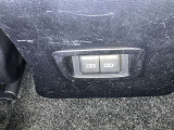 スマートフォンやお手持ちの機器のバッテリー残量が少なくなっても、運転中に充電ができるので安心ですね!
