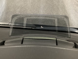 車速やナビのルート誘導などを表示してくれるアクティブ・ドライビング・ディスプレイ。視線や焦点調節が少なく済み、気持ちよく安全に運転を楽しめます。