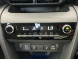 オートエアコン付きです!お好みの温度をセットするだけでエアコンの風量などを自動でコントロール。快適な車内でお過ごしいただけます。寒い時期には嬉しいシートヒーター付きです!