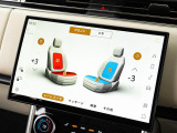 前後席共にシートヒーター機能搭載!前席は両側とも3名まで登録可能なポジションメモリー機能付き!英国車らしい落ち着いた内装です