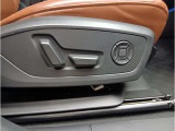 【電動シート】スイッチ操作でシートポジションを細かく調整可能!体格や運転姿勢に合わせてお好みの位置に設定でき、快適なドライビングをサポートします!