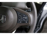 Hondaセンシングの機能のひとつ、アダプティブクルーズコントロール付!アクセルから足を離しても設定したスピードと前車との車間を保ち走行してくれます!車線維持もアシスト☆高速道路で疲労軽減ですね☆