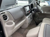 広々とした視界を体感できます。運転が楽しくなりますね。
