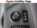 駐車時に便利なスマ-トキ-連動オ-ト格納式ドアミラーを装備しています。施錠すると自動的にドアミラーを格納する便利な機能です!