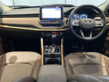 当社で展示する認定中古車は仕入れ車両が多岐にわたります。その理由は「本当に厳選した車両だけを取り扱う」というこだわりから。余計なものは何もない。1台1台が自信をもってご案内できる厳選車両です。