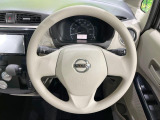 インテリアに合わせたデザインのステアリングは、運転される方のことも考え、運転しやすい形状、大きさです。是非一度、実際に触ってお確かめください。