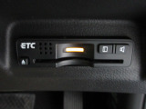 ETC付。高速道路の料金所はキャッシュレスで通過です。サービスエリア等にあるスマートインターの出入りも利用可能でとっても便利。ご納車後すぐにお使い頂けるようセットアップしてのお渡しとなります。
