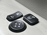 電動格納ミラーは駐車時や狭いとこなどやっぱりあると便利ですよ。