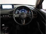 【運転席】最適なドライビングポジションでドライブをお楽しみください。