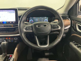 JEEPロゴ入りステアリングです。