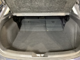 リアシートも簡単格納ができ、大きな荷物もらくらく収納できます!