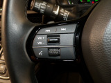 【ステアリングリモコン】ステアリングにオーディオ調節可能なスイッチが装備されていますので運転中でも視線をそらさずにオーディオの調節が可能です!