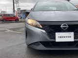 ヘッドライトは従来からのハロゲンライトになります。別途費用がかかりますが明るく白い光のディスチャージライトやLEDヘッドライトに交換も可能です☆