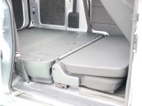 自社工場を3拠点完備しております。重整備やカスタムを始め、ご購入後のお車のメンテナンスも弊社にお任せください。