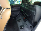 ◆チップアップ&ダイブダウン機構付【ULTR SEAT】は後席座面を左右分割で跳ね上げることができます。トランクで積載できない背の高い荷物をラクラク収納できます。ホンダ車ならではの人気装備です。