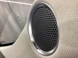 BOSE社との共同開発により室内空間にあった音響チューニングを施し、クリアで臨場感のあるダイナミックサウンドをお楽しみいただけます。