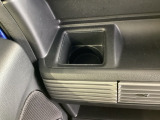 助手席側 カップホルダー