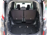 自社工場を3拠点完備しております。重整備やカスタムを始め、ご購入後のお車のメンテナンスも弊社にお任せください。