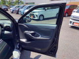 運転席のドア内部でございます。
