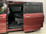 上下に収納があるので、常備しておきたい小物など分けて収納でき、車内をきれいに保てます!