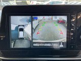 『アラウンドビューモニター』はスムーズな駐車と安全確認をサポートします。