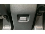 充電用USB端子付き。スマートフォンなどの充電に便利です。