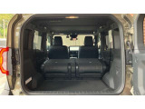 リヤシ-トを格納すると、広大な荷室が便利に使えます。