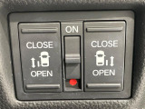 【両側パワースライドドア】スマートキーや運転席のスイッチで後席両側スライドドアの開閉が可能♪電動だから力を入れてドアを開ける必要が無く、小さなお子様でも簡単に開け閉めでき快適です♪