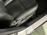 痛みの出やすい運転席シートの角、フロアマット、座面、ともに良好です