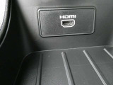 HDMIポートでスマホなどのミラーリングをはじめ使い勝手が良いですよ。