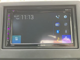タッチ操作に対応した画面に、音楽や電話などのメニューが表示されています。目的の項目を画面上で確認しながら選べるため、日々の移動でも使いたい機能へアクセスしやすい装備です。