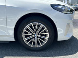 国道1号線に沿い横浜市営地下鉄「三ッ沢上町駅」から徒歩約10分。 BMW Premium Selection 横浜三ッ沢店 / 〒240-0062神奈川県横浜市保土ヶ谷区岡沢町322-3