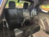 床下収納式のサードシートです。座席部分をコンパクトに収納でき、広大な荷室スペースとしてお使いいただけます!乗車人数や荷物の量など利用シーンに合わせて3列目を有効活用でき、とっても便利♪