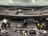 エンジンルームもクリーニング済みできれいですよ。日産の整備士がしっかりと丁寧に点検していますので安心してお乗りいただけます