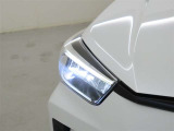 精悍な目つきのLEDヘッドランプを装備しております。