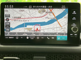 地図を画面いっぱいに表示し、周辺の道路や施設を確認しやすいレイアウトです。現在地付近を見ながら目的地への移動を検討でき、外出時に役立ちます。