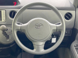 インテリアに合わせたデザインのステアリングは、運転される方のことも考え、運転しやすい形状、大きさです。是非一度、実際に触ってお確かめください。