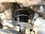 お車を安心してお乗りいただく為には、足回りの定期点検が欠かせません。サービスサポート(有償保証)では無料点検もご提供しており、安心のカーライフをお過ごしいただけるサポート体制が整っています。