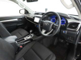 シンプルで使いやすいデザインの運転席です。