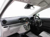 ダイハツのお店では、ダイハツ車を知り尽くしたプロフェッショナルが、専用の診断機器を使って各システムを点検しております。