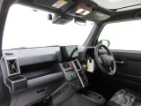 ダイハツのお店では、ダイハツ車を知り尽くしたプロフェッショナルが、専用の診断機器を使って各システムを点検しております。