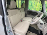 運転席シート廻りは使用感も少なく、良好な状態となっています。前オーナー様が丁寧に使っていたことがよくわかりますね。