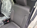 新品ナビもお車ご購入時にオプションで付けて頂けます♪様々な機能があり目的地までのルート案内等をしてくれますので道に迷うことなく目的地まで到着できます♪