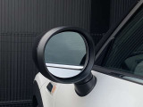 MINIデザインにまとめられた、サイドミラー。
