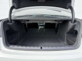 車両の詳細、ご質問につきましては、弊社営業スタッフまでお気軽にご連絡下さいませ。遠方のお客様には実車の詳細画像送信も承ります。お客様からのお問合せをお待ち致しております。