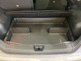【ラゲッジルーム】実用性に優れた二段式ラゲッジル-ムでお荷物を別々に収納が可能♪♪